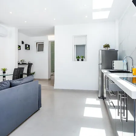 3 Charming In Americas Apartment