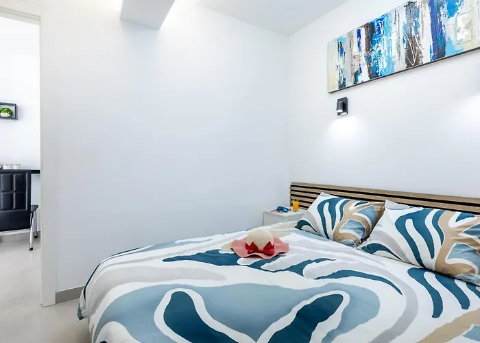 3 Charming In Americas Apartment *