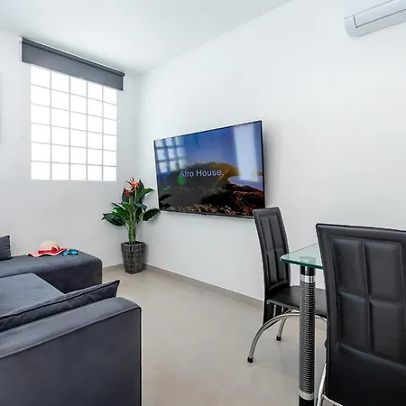 3 Charming In Americas * Playa de las Américas