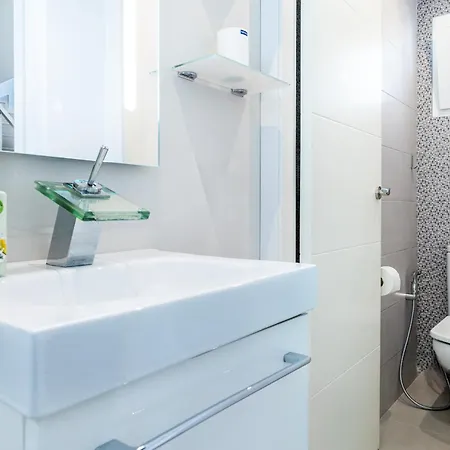 3 Charming In Americas 아파트